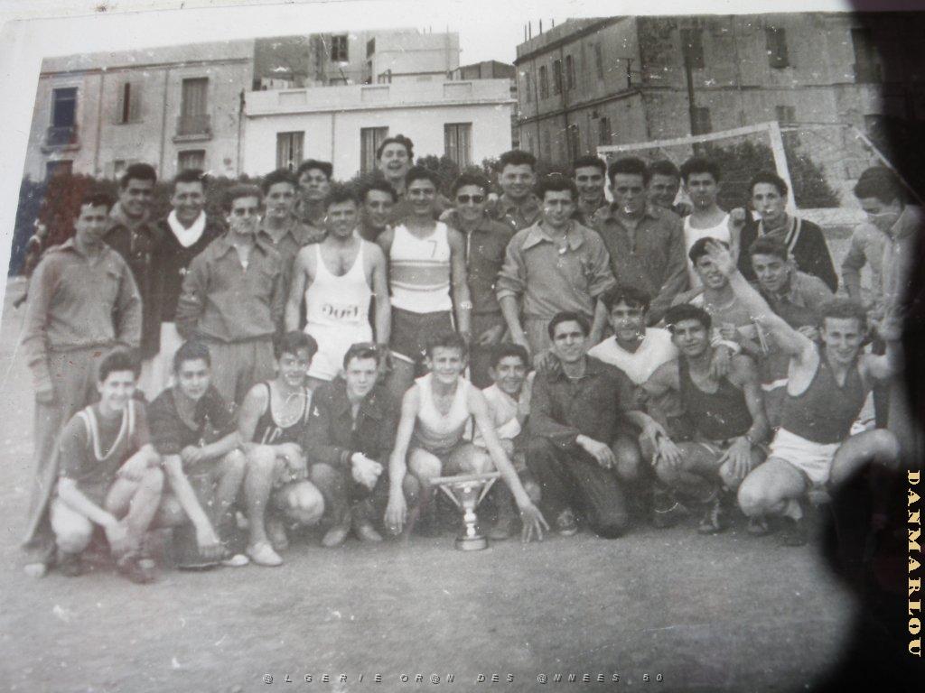 PMO BASKET 19XX UNE EQUIPE.jpg